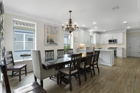 22-Sea-The-Sun-Dining