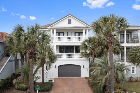 22-Sea-The-Sun-Exterior