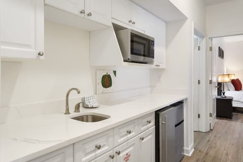 22-Sea-The-Sun-Kitchenette