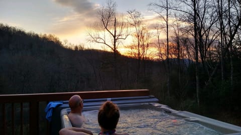 Enjoy the sunrise, sunset or stargazing while in the hot tub. 