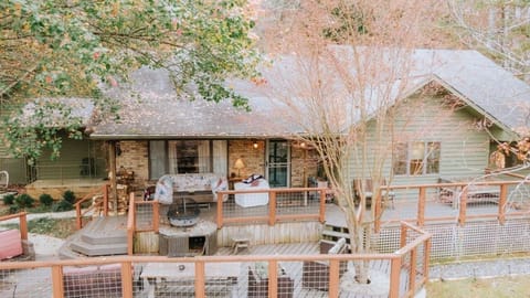 Front Porch Two-tier Decking with open-Air seating for 18.
