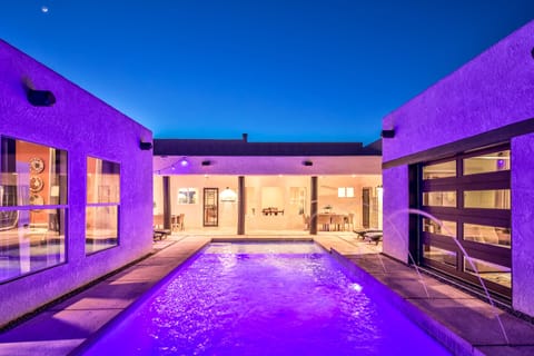 Brand New Pool '18, Set Between 2 Casitas w/ LED Lights, Deck Jets, Baja Shelf, Sun Lounger and Amazing View