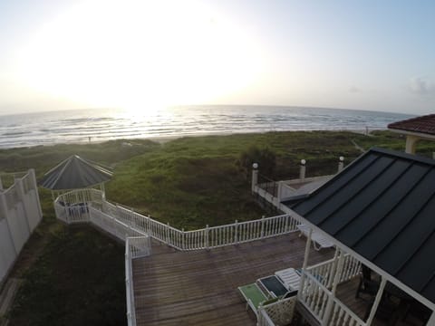 Texas Beach House
Third floor condo #3
Ocean view from balcony