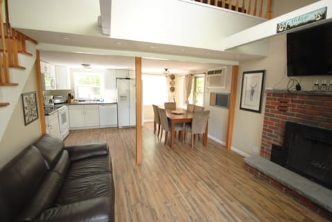 living room/dining room area