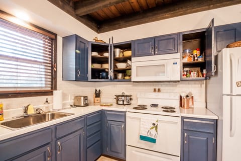 Spices galore for your cooking needs!