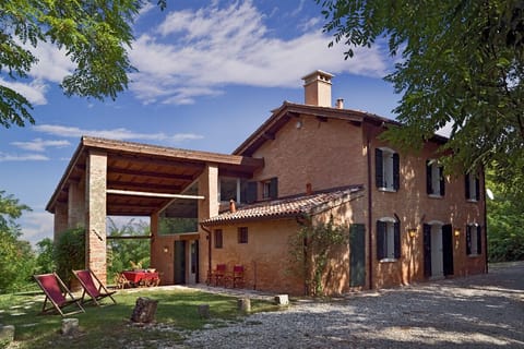 A closer look at the house