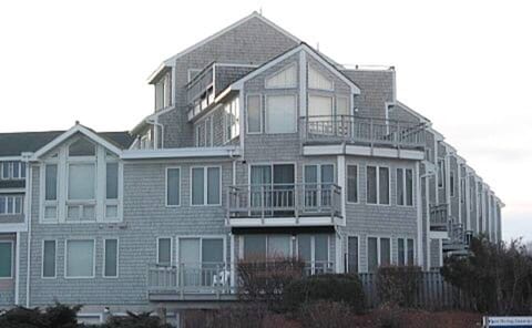 Private beach parking and Cabana Access Included! Steps from the beach and great bars and restaurants!