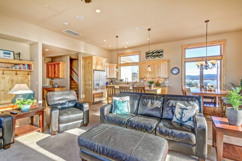 Open concept, kitchen, living and dining