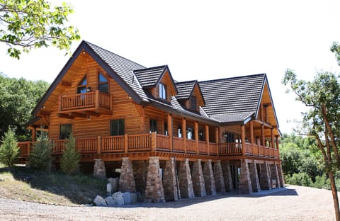 Welton Woods, more than 10,000 square feet of luxury living space.