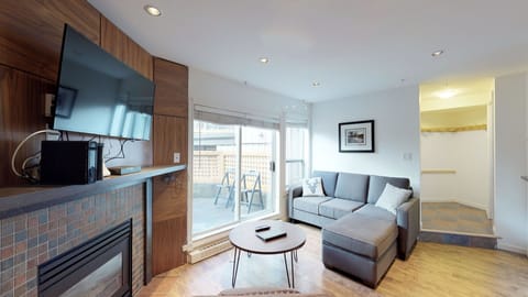 Welcome to Glaciers Reach! A cozy mountain retreat in the heart of Whistler awaits your arrival.