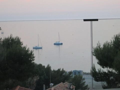 Superb villa overlooking the bay, panoramic sea view, swimming pool, beach 5min Villa in La Cadière-d'Azur