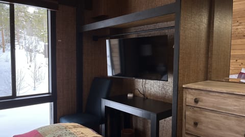 Main floor bedroom 1,  Sleep Number Bed, 4K Tv