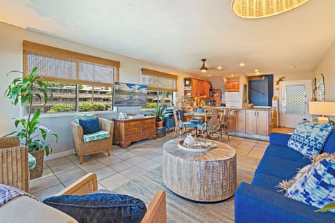 Living area in the Maui vacation rental