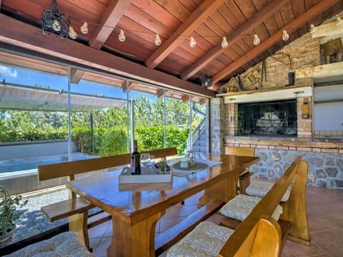 Table, Furniture, Property, Building, Window, Plant, Wood, Interior Design, Architecture, Shade