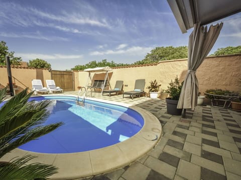 Water, Sky, Property, Plant, Building, Cloud, Swimming Pool, Tree, Residential Area, Grass