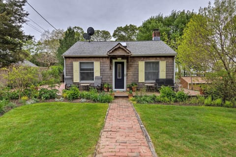 East Hampton Vacation Rental | 2BR | 1BA | 850 Sq Ft | Steps to Access