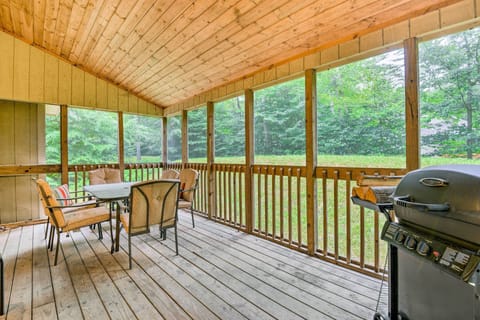 Covered Deck | Dining Set | Gas Grill | Stairs Required