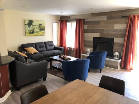 Bright and spacious living room 