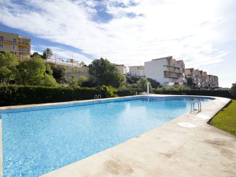 Swimming Pool, Property, Real Estate, Sky, Residential Area, Building, House, Water, Apartment, Leisure