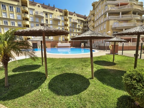 Water, Building, Plant, Property, Window, Sky, Swimming Pool, Shade, Tree, House