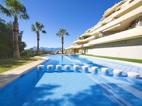Sky, Building, Daytime, Property, Plant, Water, Swimming Pool, Tree, Nature, Azure