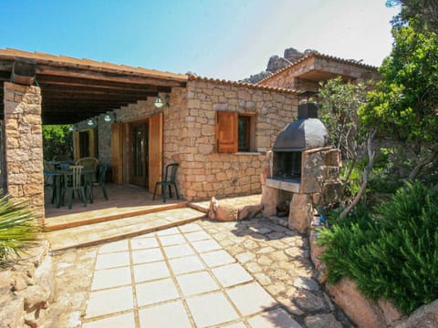 Property, House, Building, Real Estate, Home, Estate, Cottage, Residential Area, Room, Yard