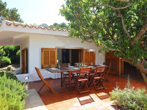 Property, House, Building, Roof, Home, Real Estate, Rural Area, Cottage, Room, Land Lot