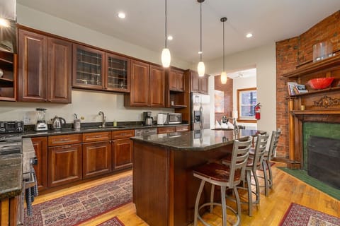 kitchen with breakfast bar