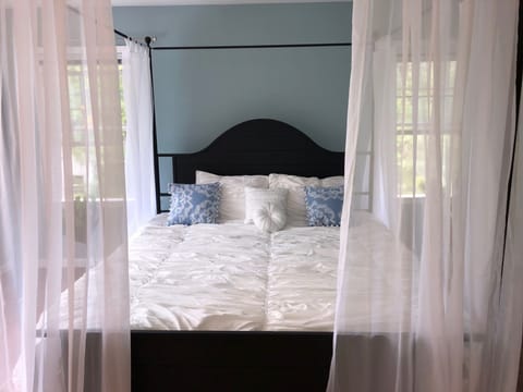 Master Bedroom Suite
King Bed with Smart TV.