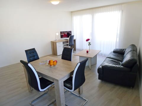 Room, Property, Furniture, Building, Interior Design, Living Room, Floor, Table, House, Real Estate