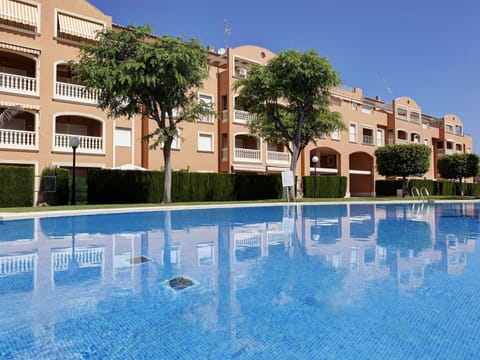 Water, Sky, Building, Property, Plant, Window, Tree, Azure, Urban Design, Swimming Pool