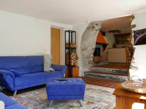 Furniture, Property, Couch, Azure, Comfort, Living Room, Interior Design, Wood, Floor, Studio Couch