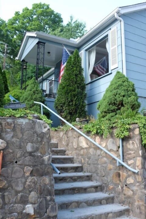 Stairway to Cottage on the Greens