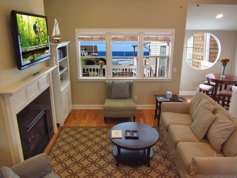 Come enjoy the serenity of this home and the beautiful Nye Beach neighborhood!