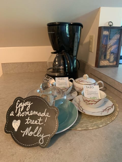 We try to leave a homemade treat for all our guests, if available, coffee & tea!