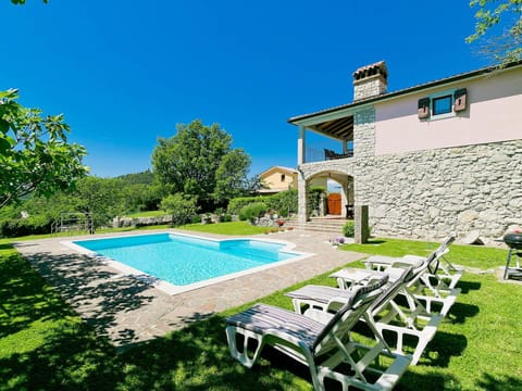 Property, House, Building, Swimming Pool, Real Estate, Estate, Villa, Grass, Vacation, Home