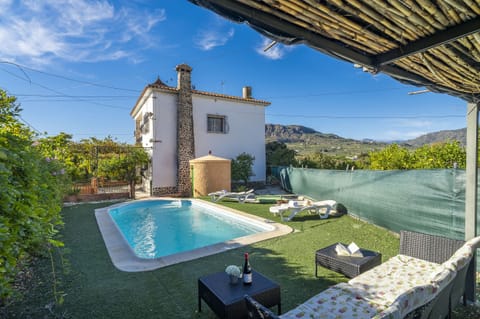 Rustic country house in Álora with pool