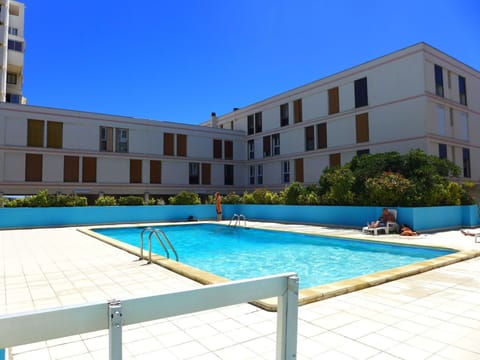Water, Plant, Sky, Building, Window, Property, Swimming Pool, Azure, Shade, House