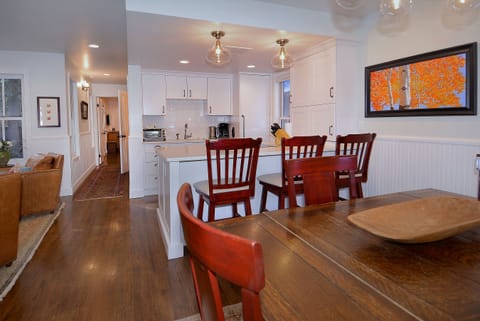 Dining/kitchen