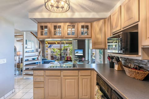 Another view of kitchen