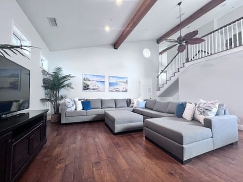 Spacious Family Room with Oversized Sectional
