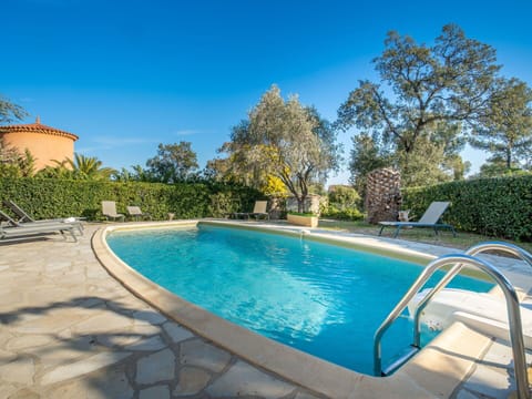 Water, Plant, Sky, Swimming Pool, Azure, Tree, Shade, Body Of Water, Leisure, Rectangle