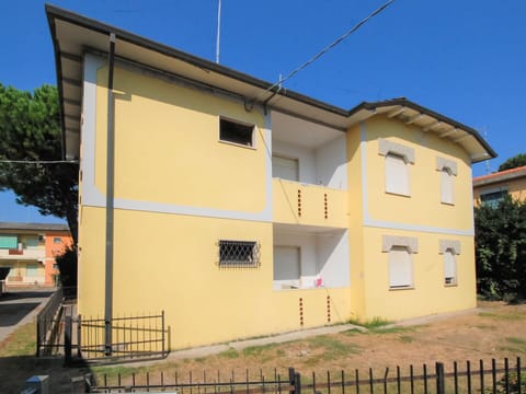 Property, House, Residential Area, Architecture, Building, Neighbourhood, Real Estate, Yellow, Home, Facade