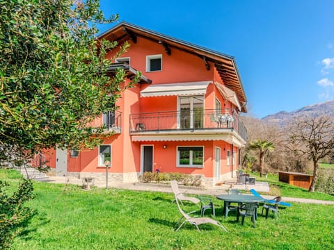 Residential Area, Apartment, Home, Human Settlement, Coastal And Oceanic Landforms, Coast, Sea, Condominium, Resort, Suburb