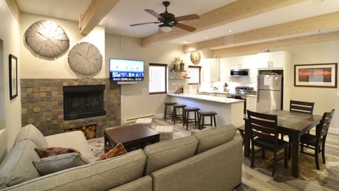 Seating options with lots of room
Christophe #701