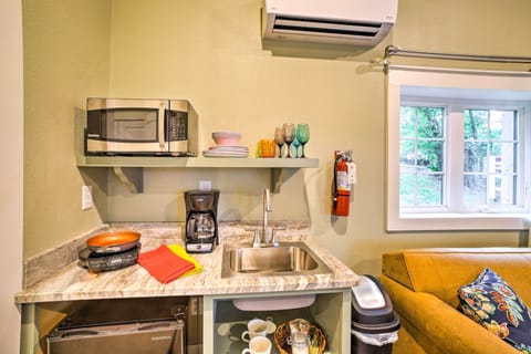 Kitchenette | Cooking Basics | Dishware/Flatware