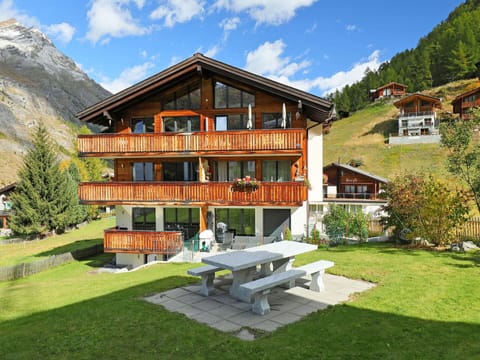 Property, House, Building, Home, Real Estate, Estate, Mountain Village, Mountain, Architecture, Farmhouse
