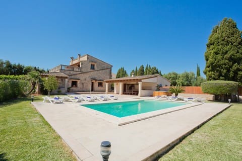 Beautiful Villa in Alcúdia with private pool, jacuzzi and barbecue