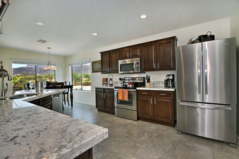 Well equipped kitchen to prepare your favorite meals