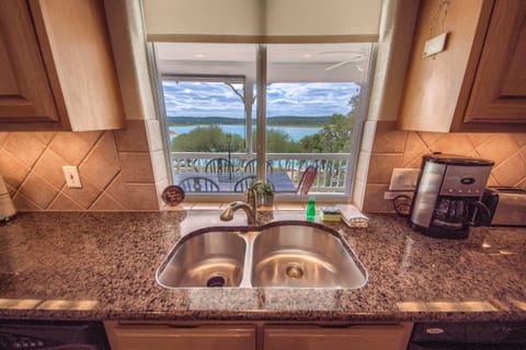 Beautiful kitchen counter tops. Not to mention the gorgeous view while you do the dishes!